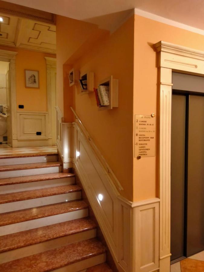 Hotel Due Colonne سان بونيفاتشيو المظهر الخارجي الصورة