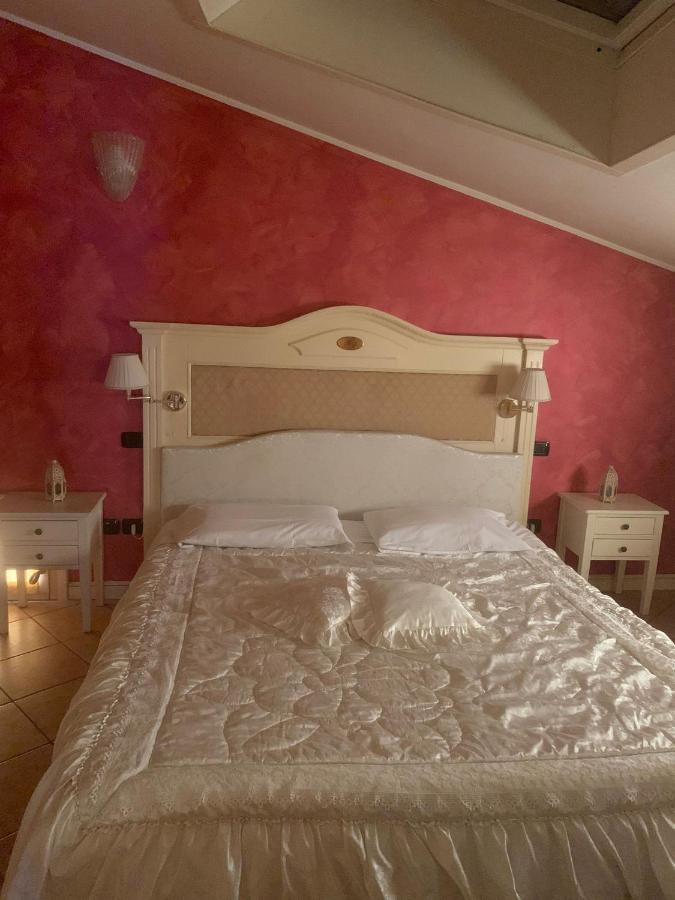 Hotel Due Colonne سان بونيفاتشيو المظهر الخارجي الصورة