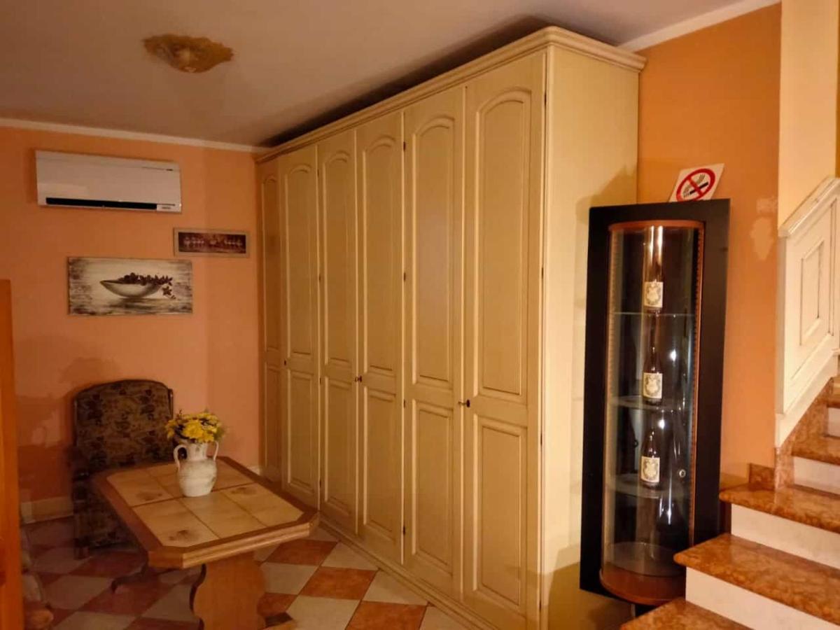 Hotel Due Colonne سان بونيفاتشيو المظهر الخارجي الصورة