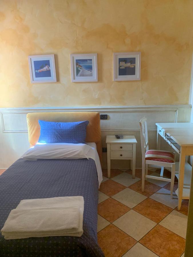 Hotel Due Colonne سان بونيفاتشيو المظهر الخارجي الصورة