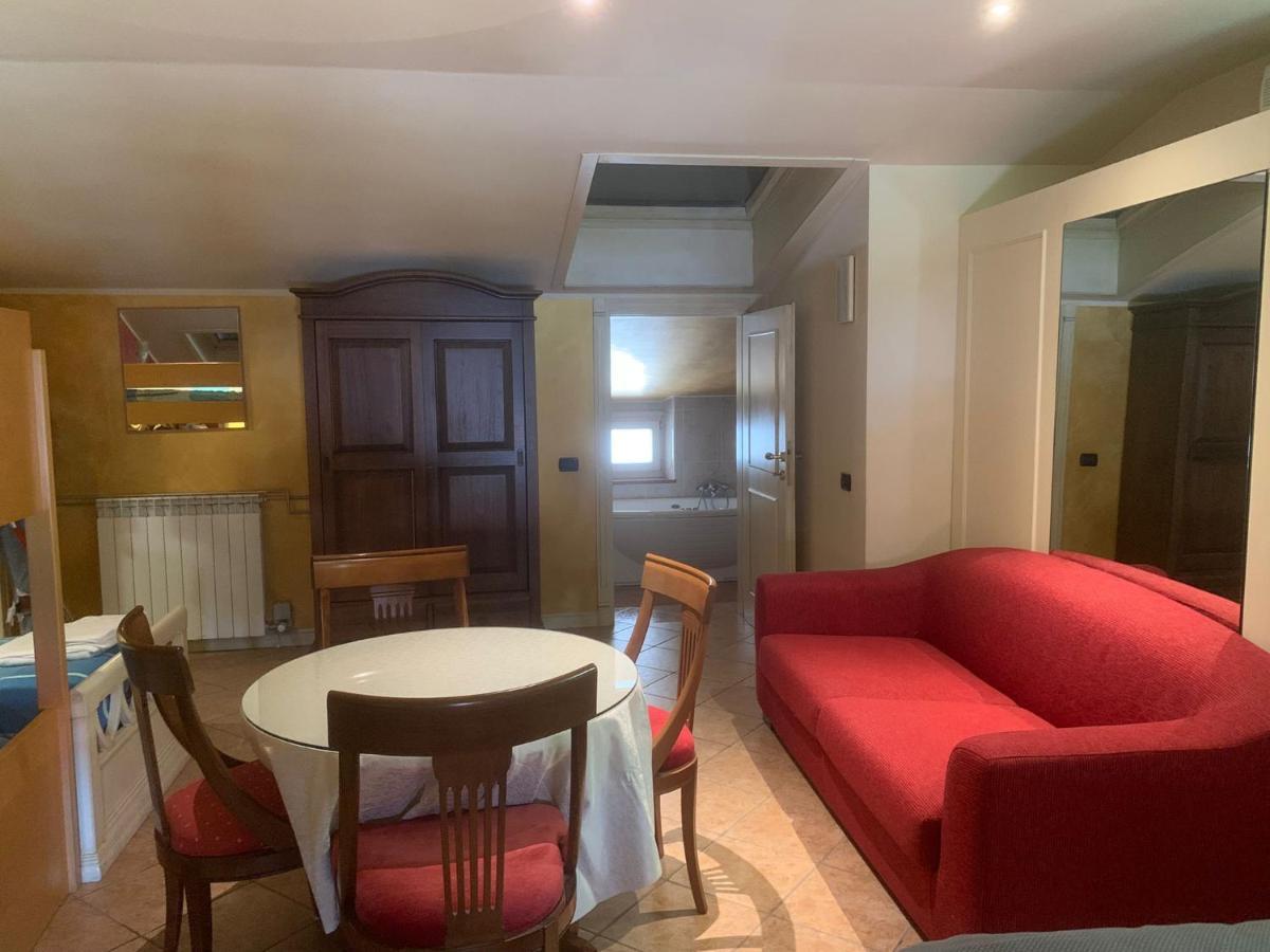 Hotel Due Colonne سان بونيفاتشيو المظهر الخارجي الصورة