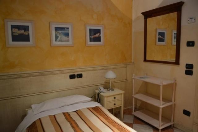 Hotel Due Colonne سان بونيفاتشيو المظهر الخارجي الصورة