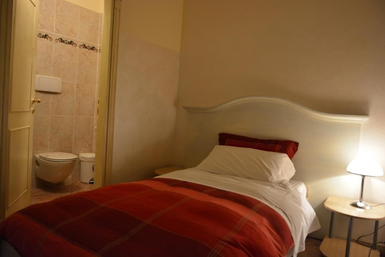 Hotel Due Colonne سان بونيفاتشيو الغرفة الصورة