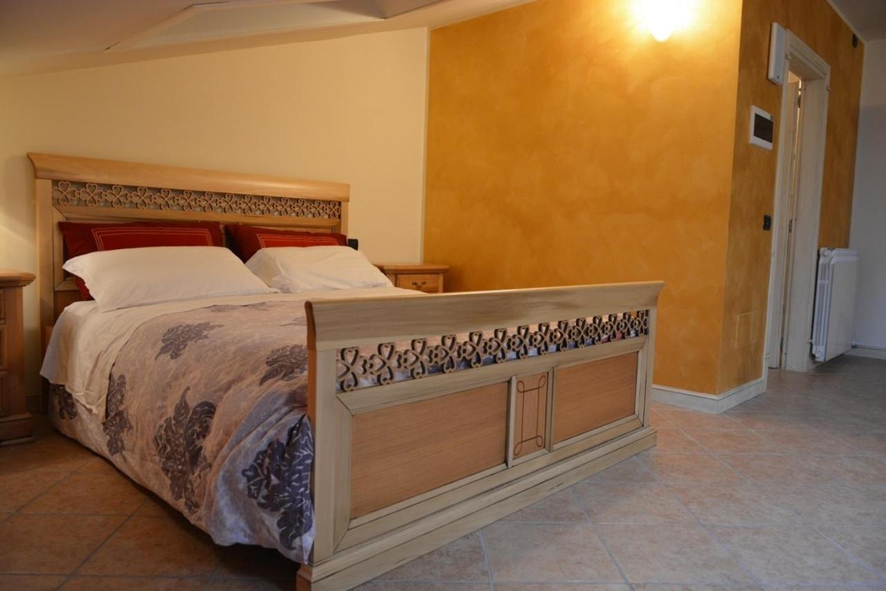 Hotel Due Colonne سان بونيفاتشيو الغرفة الصورة